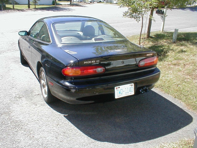 What's different about this car... hmmm...
